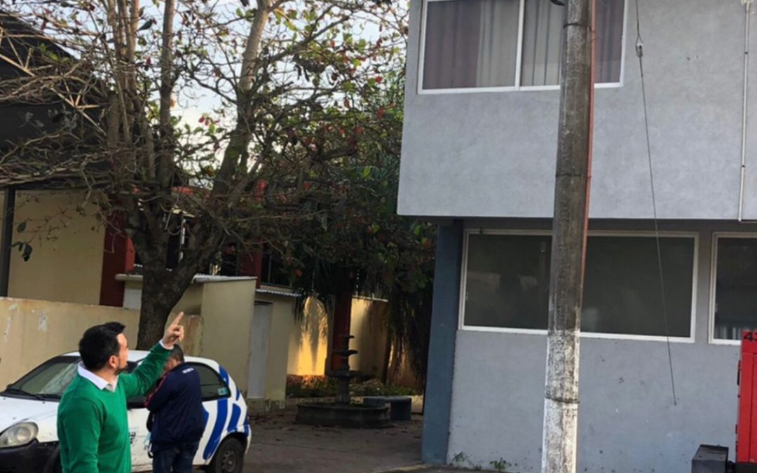 Acuerda Marcos Isleño con CFE reconexión de energía eléctrica en Palacio Municipal de Medellín